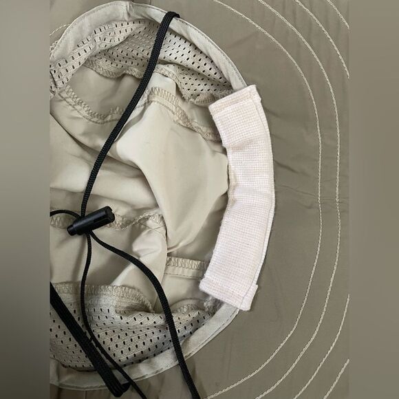 Sunday Afternoon Sun Hat with Neck Strap and Roll Up Neck Flap Large - Picture 9 of 11